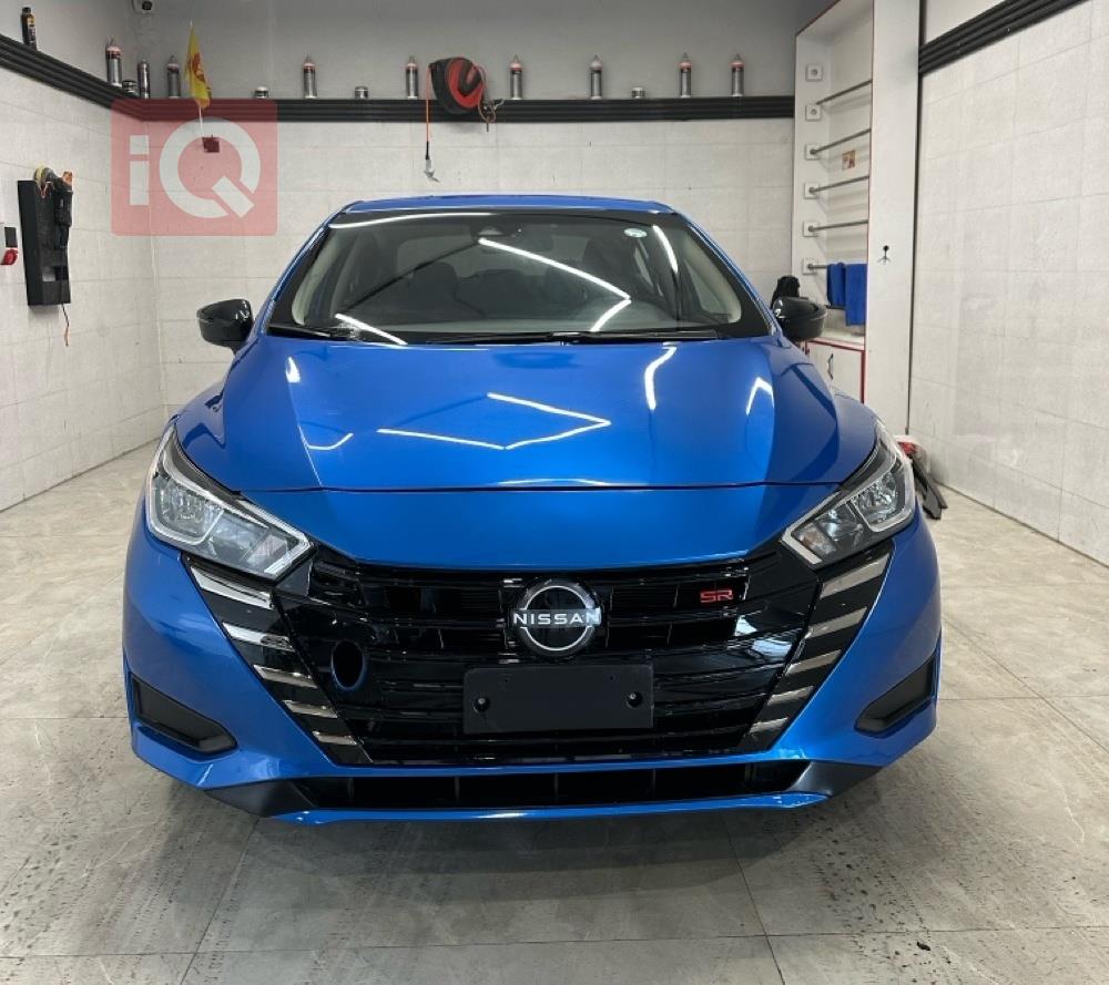 نيسان فيرسا